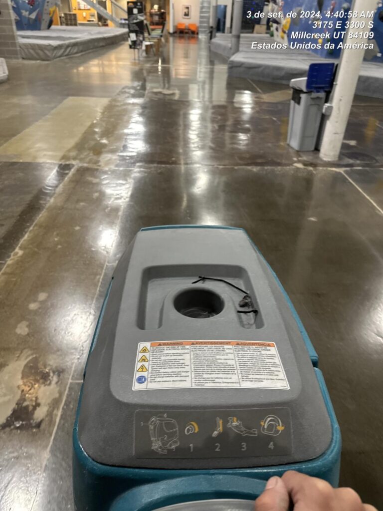 Warehouse cleaning salt lake