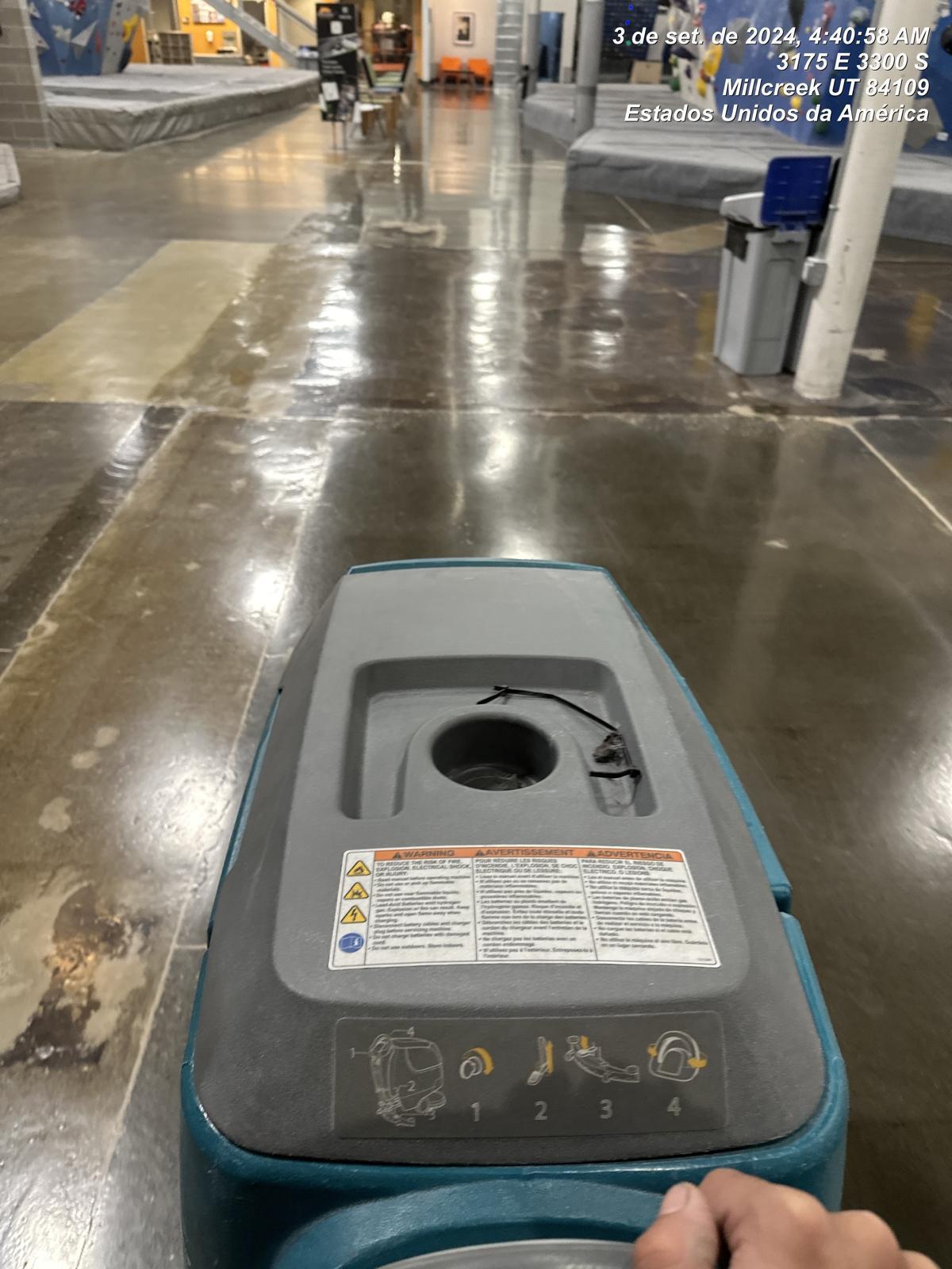 Warehouse cleaning salt lake